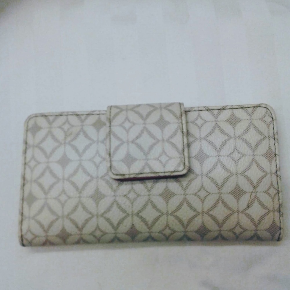 Fossil Sydney Tab Clutch
